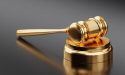 villagehouseofbooks.com